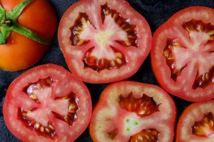 Tomato 'Ultrasonic' - Slicer Tomato from The Flower Spot Tomato 'Ultrasonic' - Slicer Tomato from The Flower Spot